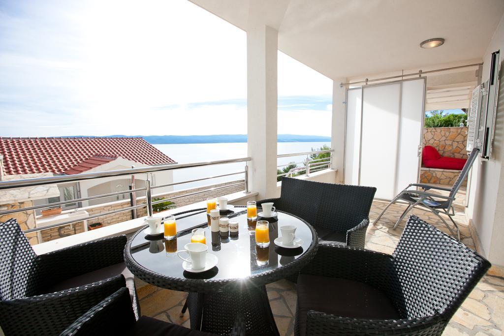 Apartments Mediterranea With Heated Pool พิสัก ภายนอก รูปภาพ